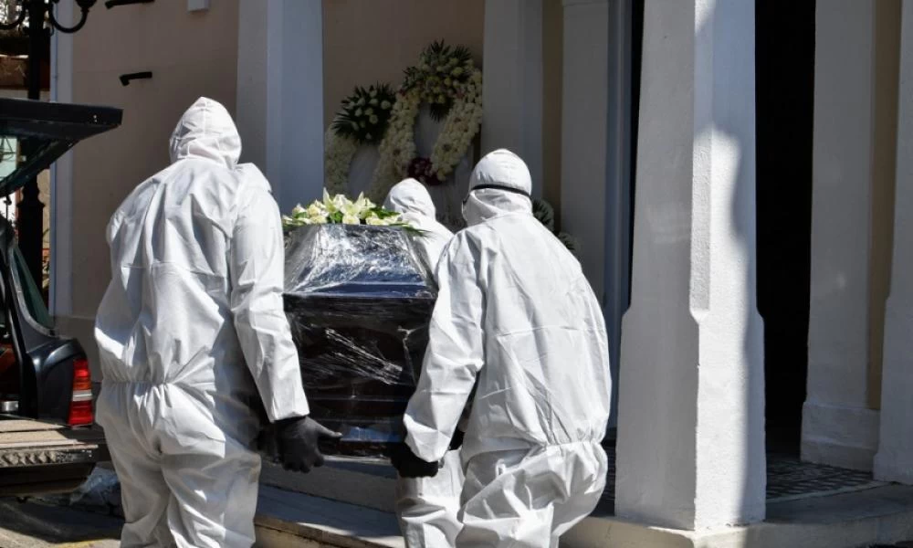 Αποκάλυψη: Οι κηδείες κορονοϊού γίνονται με πρωτοκόλλα του ιού Ebola